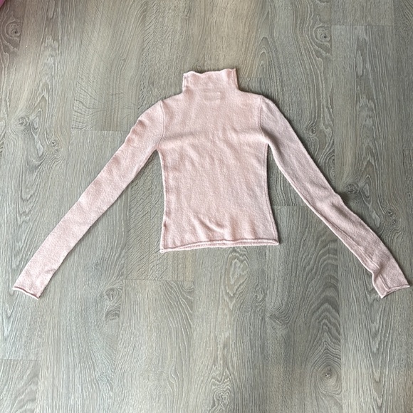 Barely worn like new took tags off before wearing it and it didn’t fit. - Picture 3 of 3